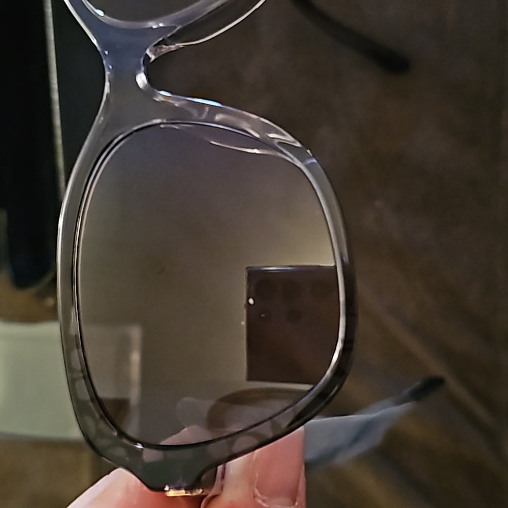 Coach sunglasses **NEW!** - Picture 3 of 9